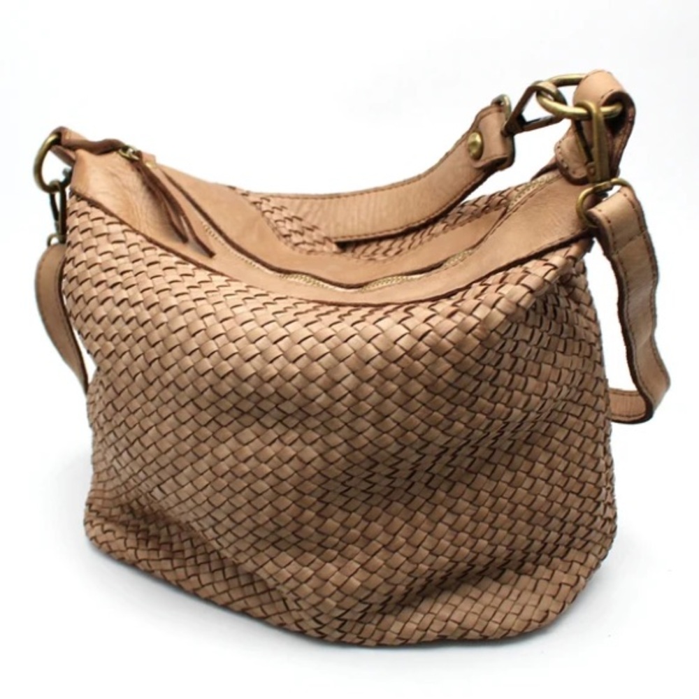 New Handmade in Italy woven leather bucket bag in beige